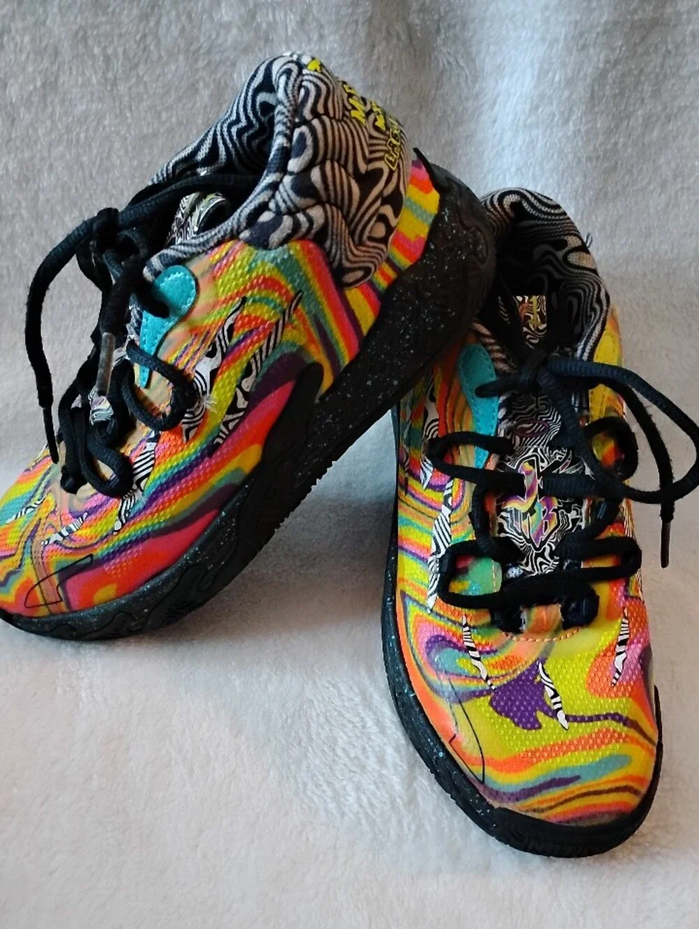 Puma Melo MB.03 Dexter's Lab Boys Basketball Shoes - Picture 3 of 9